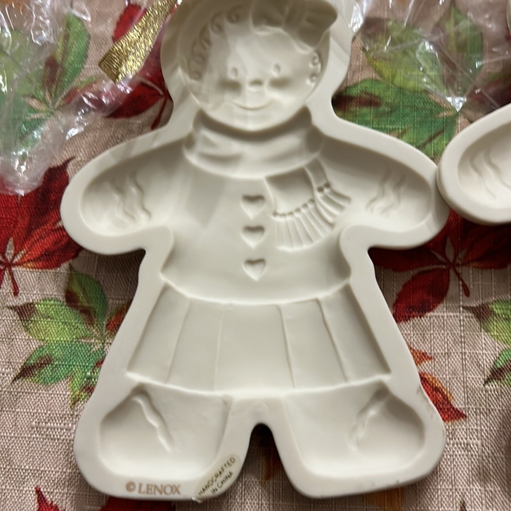 Lenox Gingerbread cookie molds - Picture 6 of 7